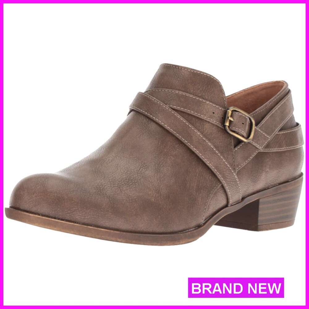 Ankle Booties with 1.25 Inch Heel Comfortable Casual Chic Minimal Style